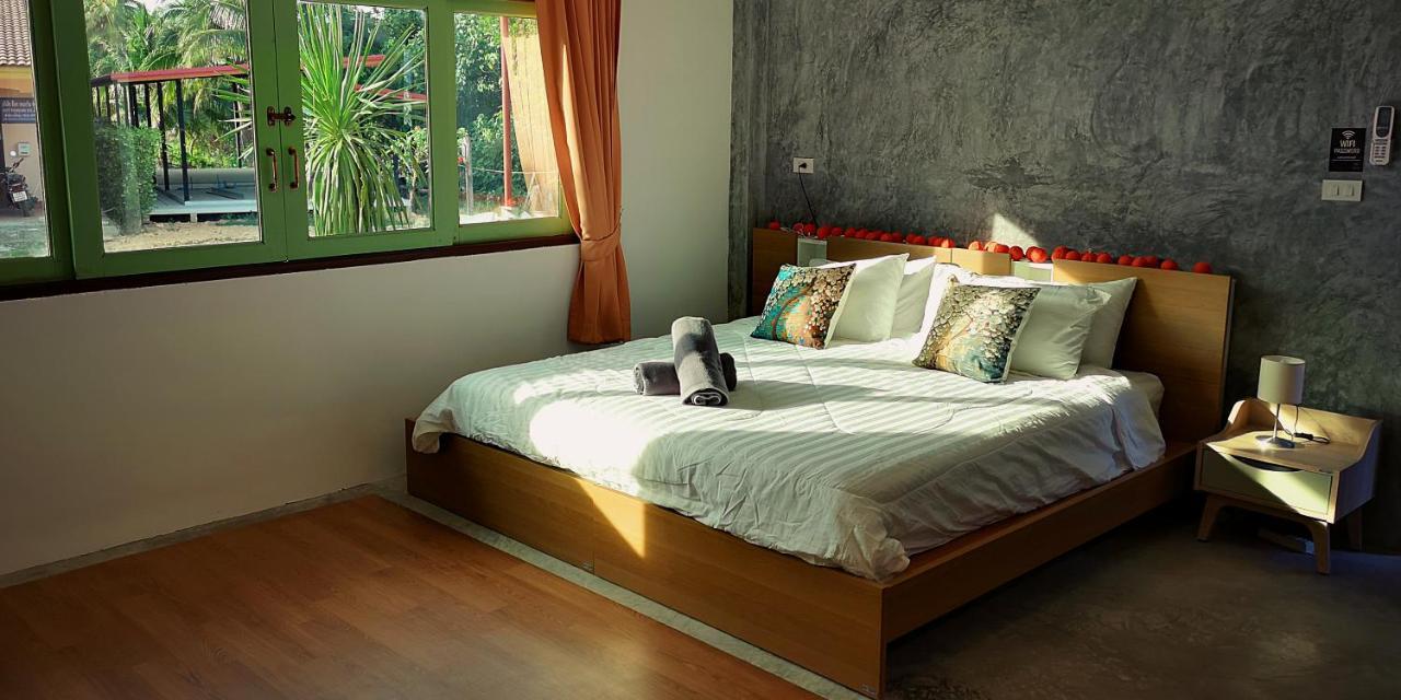 Tonmai Suites Koh Lanta Exterior photo