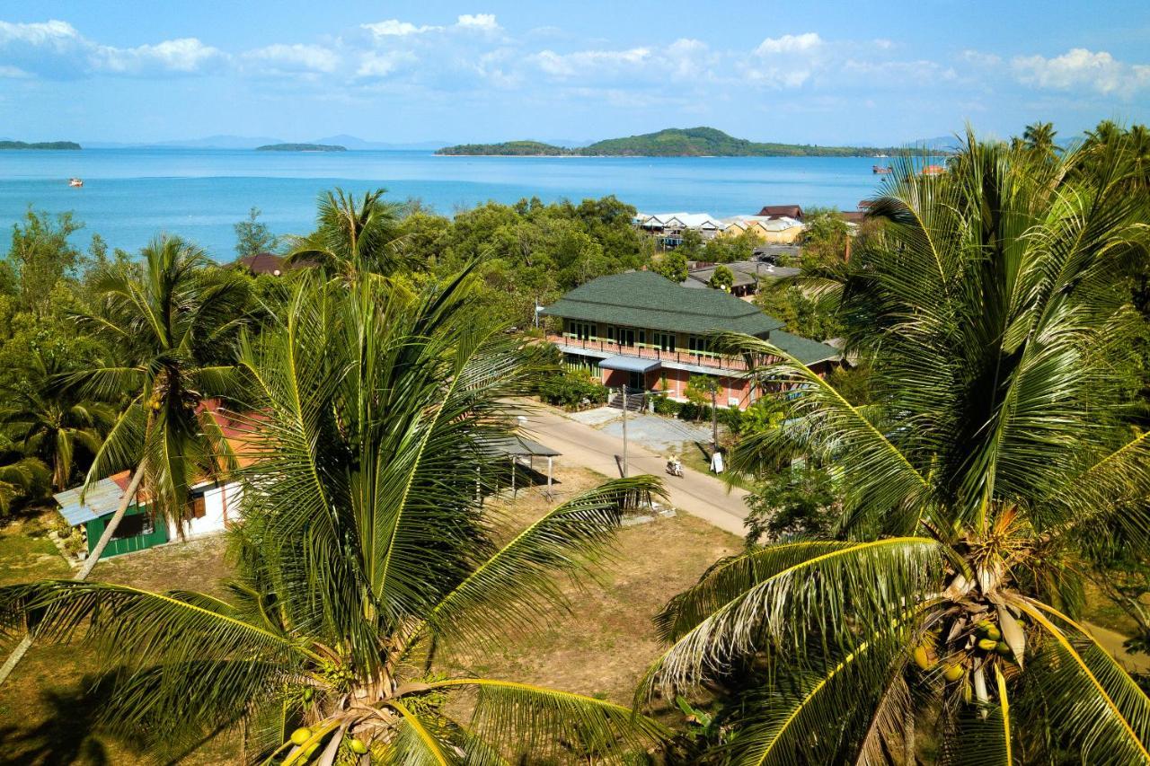 Tonmai Suites Koh Lanta Exterior photo