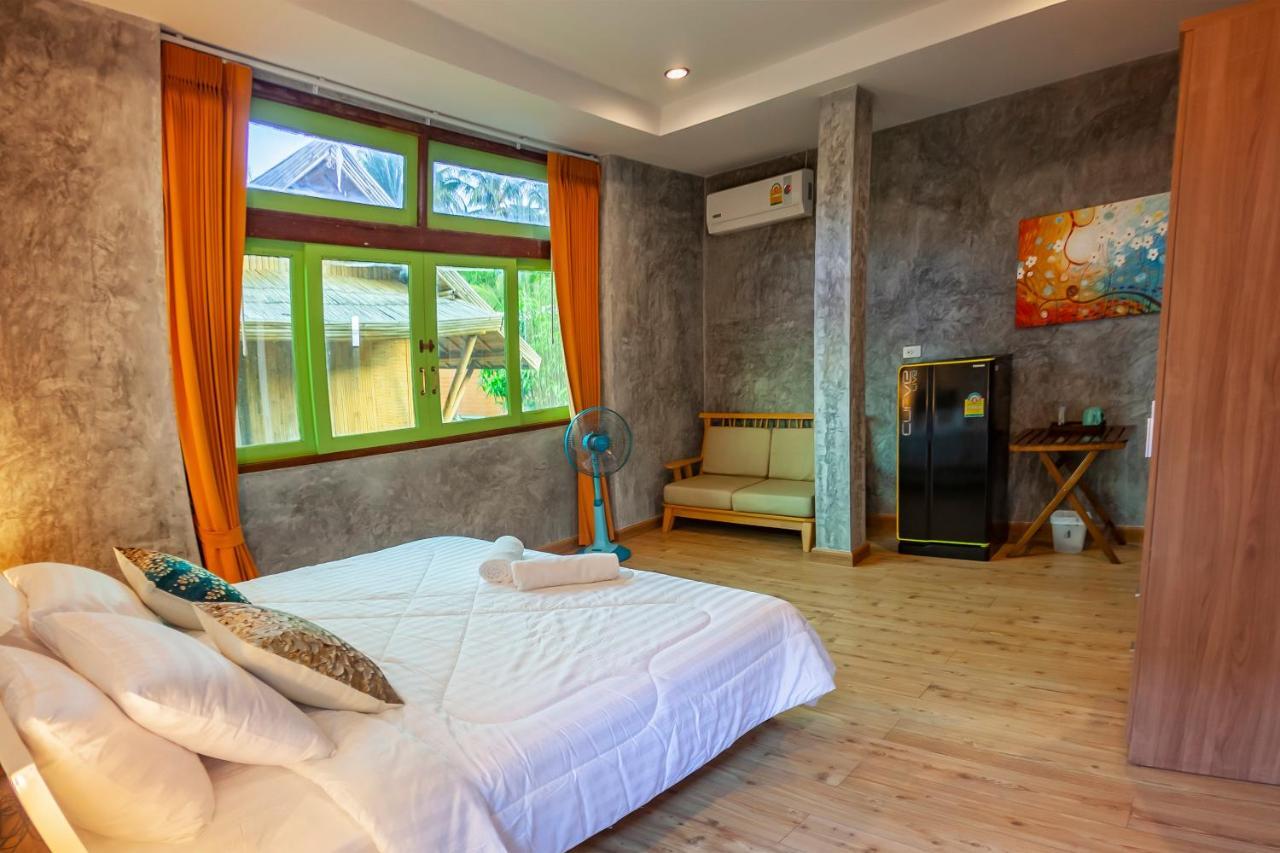 Tonmai Suites Koh Lanta Exterior photo